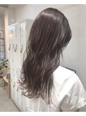 上品ガーリーホワイトアッシュベージュ×無造作ウェーブロング