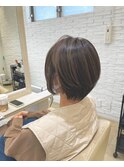 お手入れも簡単、大人かわいいショートスタイル