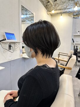 トッカ ヘアアンドトリートメント 難波店 小顔似合わせカット愛されクールショート20代/30代40代50代/難波