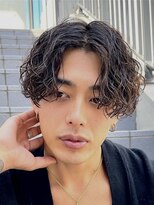 インフィニス 恵比寿(Infinis) 縦落ちツイストスパイラルパーマセンターパートロング