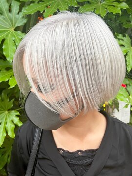 ルーム(Room304) ホワイトブロンド / ブロンドベージュ / ハイトーンカラー