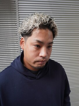 メンズグルーミングナンバーナイン(MEN'S GROOMING NUMBER NINE) ホワイトメッシュ/メンズパーマ/フェード