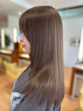 トリッカ 代官山(tricca) ツヤ感ストレート/やわらかシルエット/透明感カラー