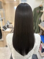 エスト(est)&nbsp;20代/レイヤー/美髪ストレートロング/縮毛矯正【新宿三丁目】