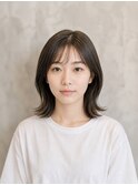 切りっぱなしミディアムレイヤーボブ