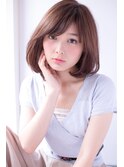 手櫛でまとまる斜めバング/ふんわりボブ
