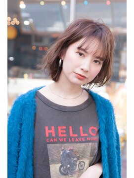 エイミー(Aimee) Aimee フェザーボブ×モカベージュ