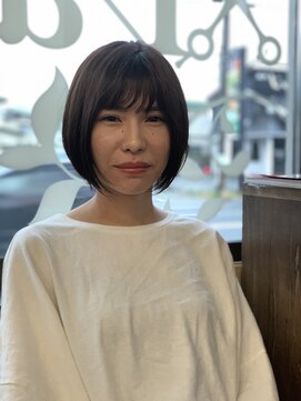 ファム(fam.) ツヤツヤ×シャープ