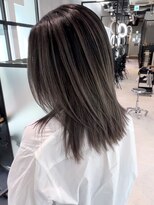 アイティーバイアルバム 下北沢店(IT by ALBUM)&nbsp;くびレイヤーニュアンスカラーカーキベージュ_ba409142