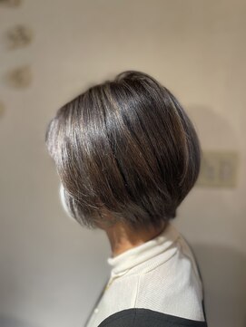 プレイ(pLAy) 丸みショート×グレーハイライト