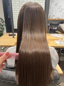 ソルファ 下赤塚(SOLFA) 極ツヤロング30代40代50代髪質改善白髪染め縮毛矯正COTA下赤塚駅