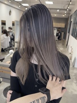 イェッカ(YECCA) 筋感強めのバレイヤージュ〇