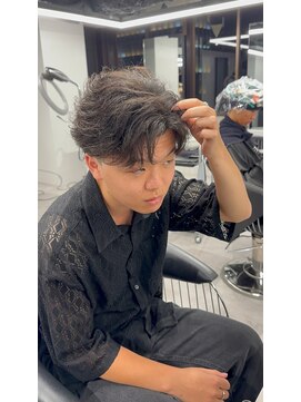 ステラ(STELLA) フェザーセンターパート/フェザーパーマ/センターパートパーマ