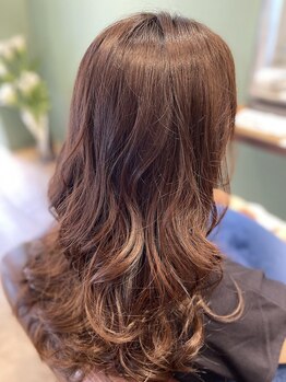 メゾン ディボーテ(maison devote)の写真/【栄◆徒歩1分】髪の悩み、私たちにお任せください!最高品質のトリートメントで髪に優しい施術をご提供♪