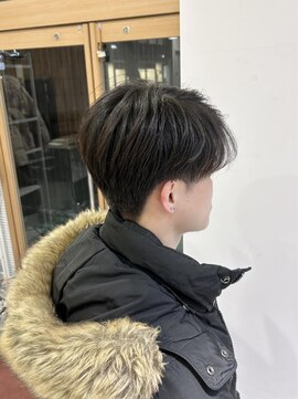 ネオリーブウリ 二子玉川店(Neolive uri) ブルーブラックフェザーパーマサーフカールセンターパート