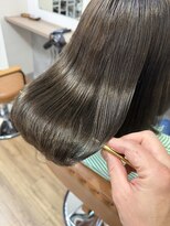 アジュテ(ajouter)&nbsp;白髪染めでも透明感！【イルミナ】で創る大人艶グレイカラー