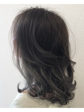 アンビエンテ(ambiente) ミディアム　グレージュ　透明感