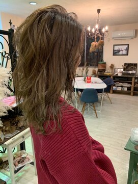 シー 岡崎(,SHE) ソフトグレージュ