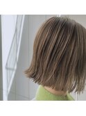 切りっぱなしボブ×ハイライトオンブロンドベージュ