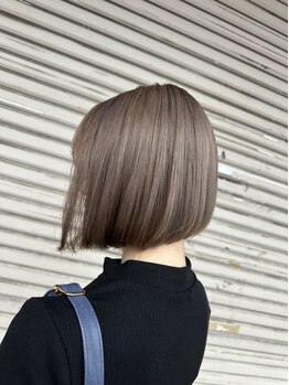 リンドヘアー(Lindo hair)の写真/【HOT PEPPER Beauty Hair Collection　2024  スタイル350選出】流行りの白髪ぼかしでお洒落デザインを実現