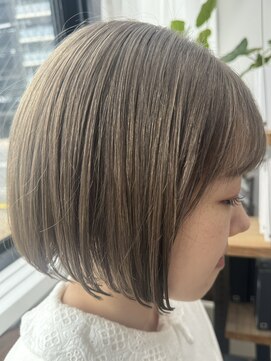 アルモ ヘア フア 東静岡(ALMO hair HUA) 切りっぱなしボブ【グレージュ】