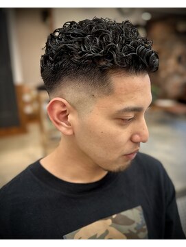 ザナンバースリー 八王子(THE NUMBER THREE) フェード/スキンフェード/濡れパン/パーマスタイル 【八王子】