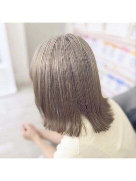 ファミーユプラス(famiiyu+) ブリーチ有り・　ベージュカラー