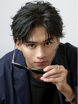 オーシャントーキョー サニー 原宿(OCEAN TOKYO Sunny) フェザーパーマセンターパートニュアンスパーマ韓国マッシュ黒髪