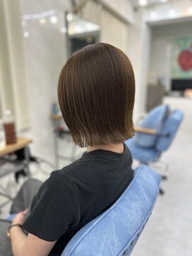 エミン(emyn) 髪が変わる【美髪革命】艶髪/髪質改善/縮毛矯正/代々木