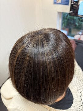 ナゴミ(NAGOMI) ショートボブ ハイライト