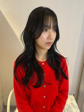 アム(amu) ハッシュカット／ロングレイヤー／地毛風ブラック