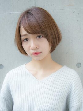 ルティア(Lutia) ショートボブ 流しバング アッシュベージュ