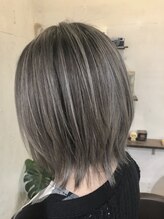 ヘアスタジオ クー(Hair Studio XYY) ハイライト　バレーヤージュ　グレージュカラー　ケアブリーチ