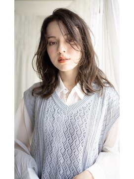 マグノリア オモテサンドウ(MAGNOLiA Omotesando) 大人可愛いフェミニンロング・・・HINATA