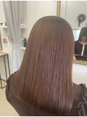 上品さが際立つストレートミディアム