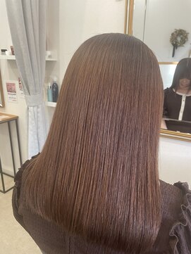 リンド(Lindo) 上品さが際立つストレートミディアム