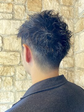 ココロ ヘアーアンドスパ 目黒(cocoro hair&spa) ピンパーマで自然な動きのある刈り上げショート。