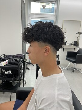 ステージ(STAGE) スペインカール スパイラルパーマ フェード