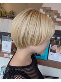 20代30代大人可愛い小顔ショート丸みマッシュカット