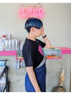 アンゼロ(UNZELO) 刈り上げショートにデザインカラー