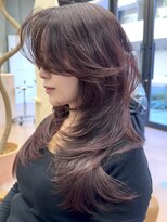 ヌエン 渋谷(NU/EN)&nbsp;チェリーレッド/バタフライカット/ハッシュカット/ハイライト