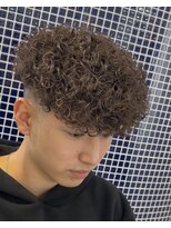 イーラ アメ村店(era)&nbsp;スペインカール　ツイストスパイラル眉カットメンズパーマ