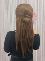 ベルグロー 北新地(BELLEGROW)&nbsp;ストレートハーフアップ｜梅田・北新地ヘアセット