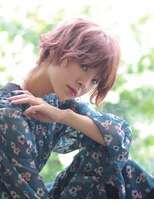 サークル(CIRCLE)&nbsp;マッシュショートカーキグレージュ大人かわいいフェザーバング