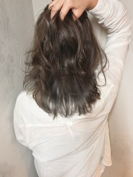 ヘアスタジオニコ(hair studio nico...) インナーカラーシルバーアッシュ
