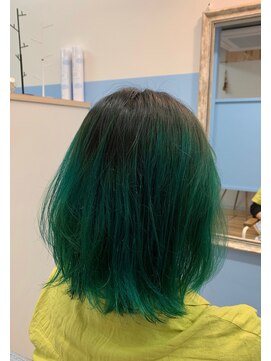 ヘアーサロン トゥリークル(Hair Salon Treacle) お客様 スナップ ”オーロラグリーン”