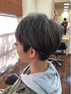 カットインファーチェ CUT IN face グレージュショート