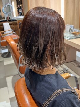 クイントネオリーブ 自由が丘正面口店(quint:neolive) 外ハネレイヤーボブ