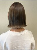 切りっぱなしボブ　髪質改善　オリーブベージュ　