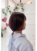 ショートボブ×ピンクベージュ